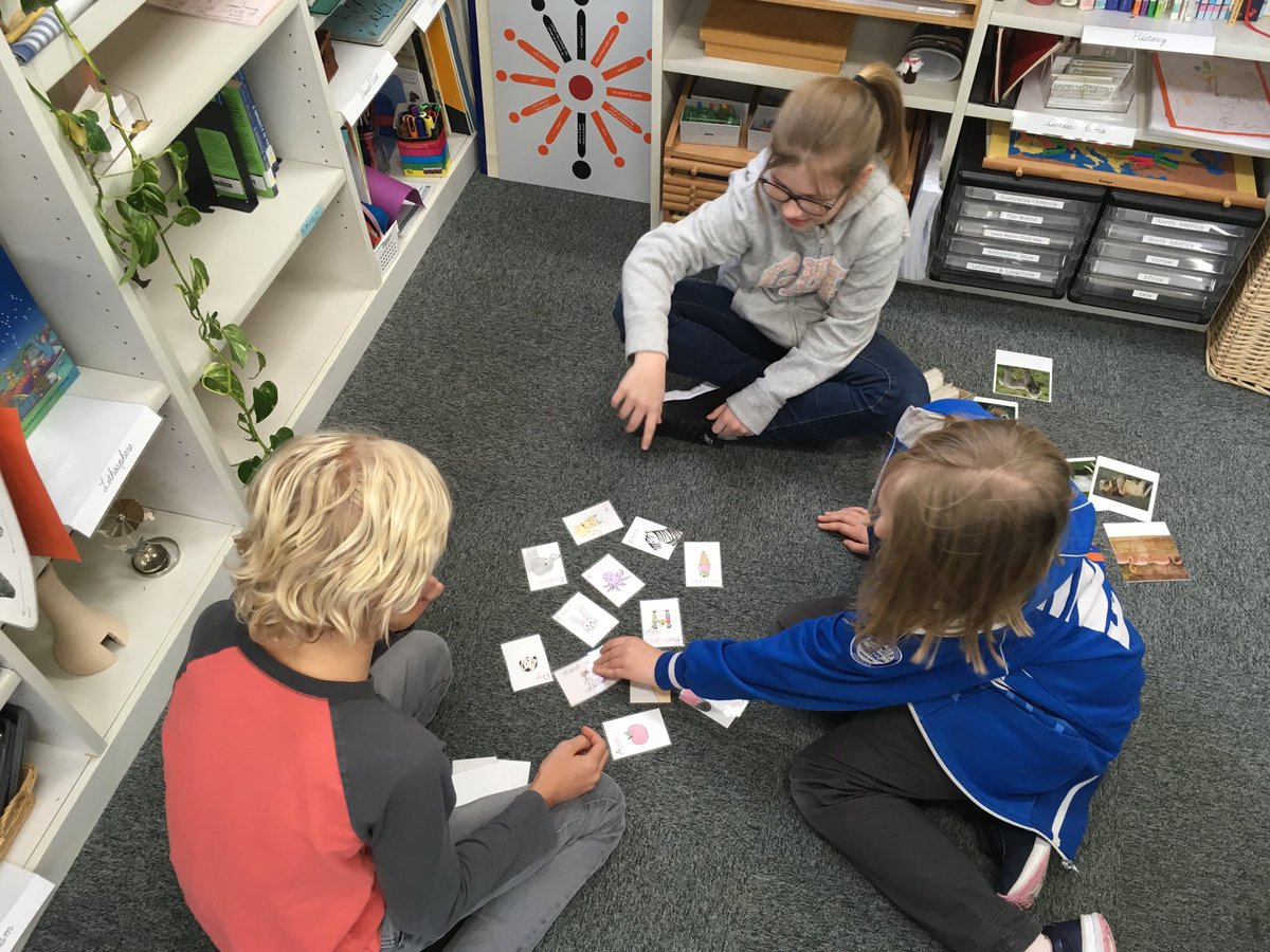 MSTokyoWillow's tweet photo. Practicing vocabulary together #MSTcooperation #MSTelementary https://t.co/Na8Xq3Di7P