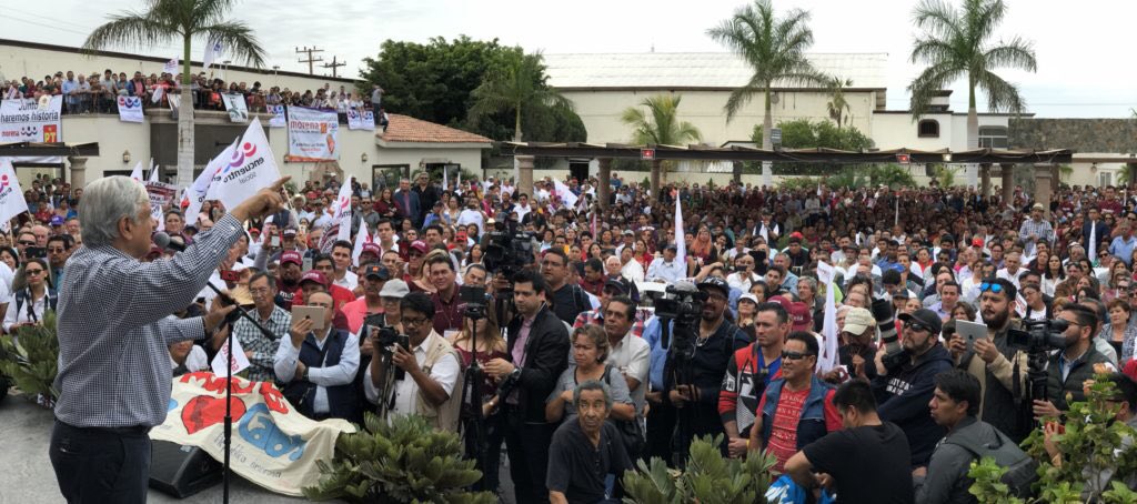 lopezobrador_'s tweet photo. Mañana daremos a conocer el plan para fortalecer la organización territorial de nuestro movimiento y evitar el fraude electoral, el único recurso que le queda a los de la mafia en el poder. 

Hoy hicimos asambleas en La Paz y en Hermosillo. https://t.co/OyeYDY1UDN