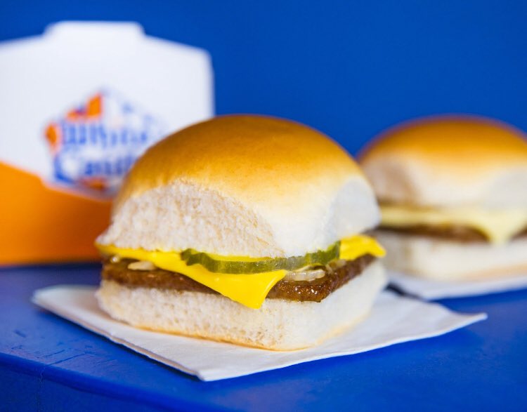 SharifsUniverse's tweet photo. Blitz @WhiteCastle for a sack! A Super Sack,Oh Yeah! Get 20 Original Sliders for just $10. Only available online or in the app. #Ad #BoldMove #KingInTheAfternoon #AirKingSharif3to7 #TheCrownLife #SharifDKingShow https://t.co/uPFdPqpjFN