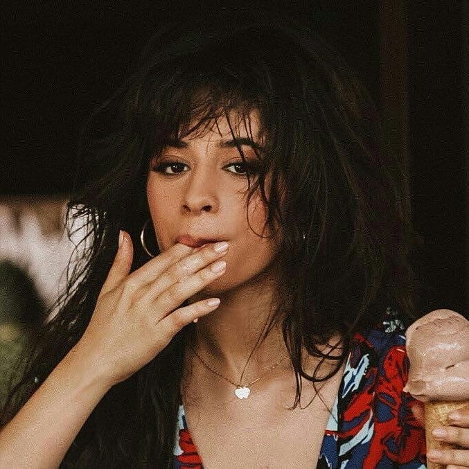 CamrenFetus_'s tweet photo. IREI DAR 1 DM DA CAMILA PARAS ALGUMAS PESSOAS QUE COMENTAREM BASTANTE NESSE TWEET

#CamilaCabello #BestSoloBreakout #iHeartAwards https://t.co/ORy23vRhJC