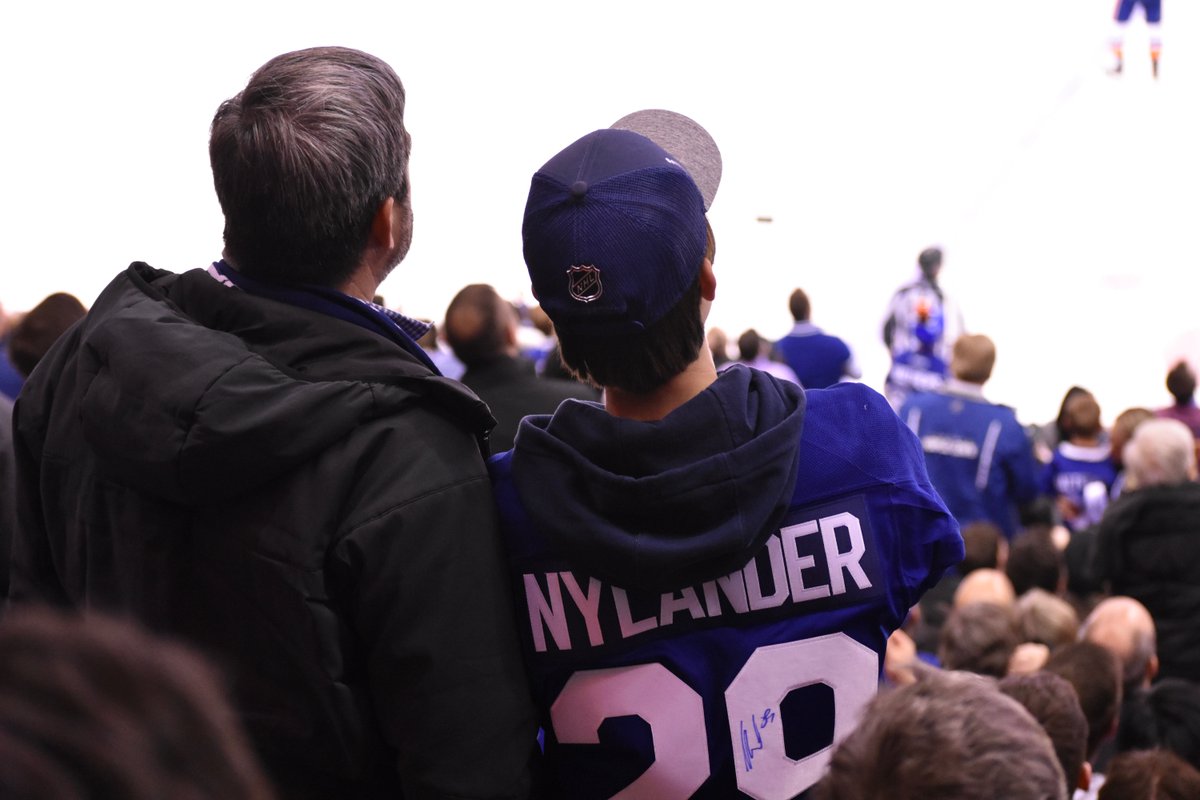 MapleLeafs's tweet photo. We see you, #LeafsNation!  #BellLetsTalk #TMLtalk https://t.co/EFlm0U9ZP0