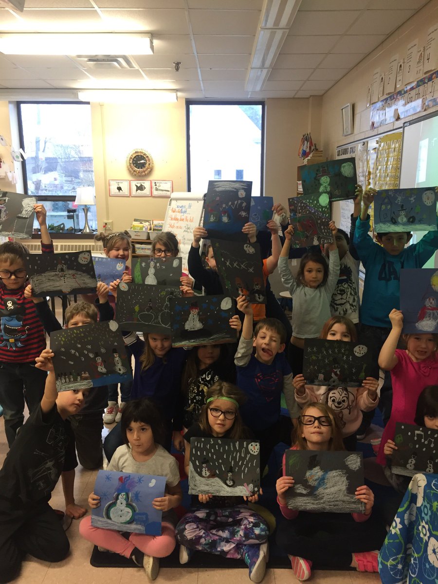 MissMurray07's tweet photo. Grade 1’s used their imaginations to decide what their snowmen do at night! Great work with the pastels too. #snow #pastels #imagination @ssrsbbes https://t.co/22IHfpTVmC