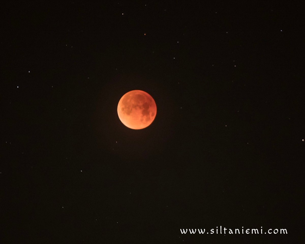 siltaniemi's tweet photo. Total Lunar Eclipse, San Jose, California #lunareclipse2018 #eclipse #lunar #celestial #nightsky https://t.co/VCrHZPRd8D