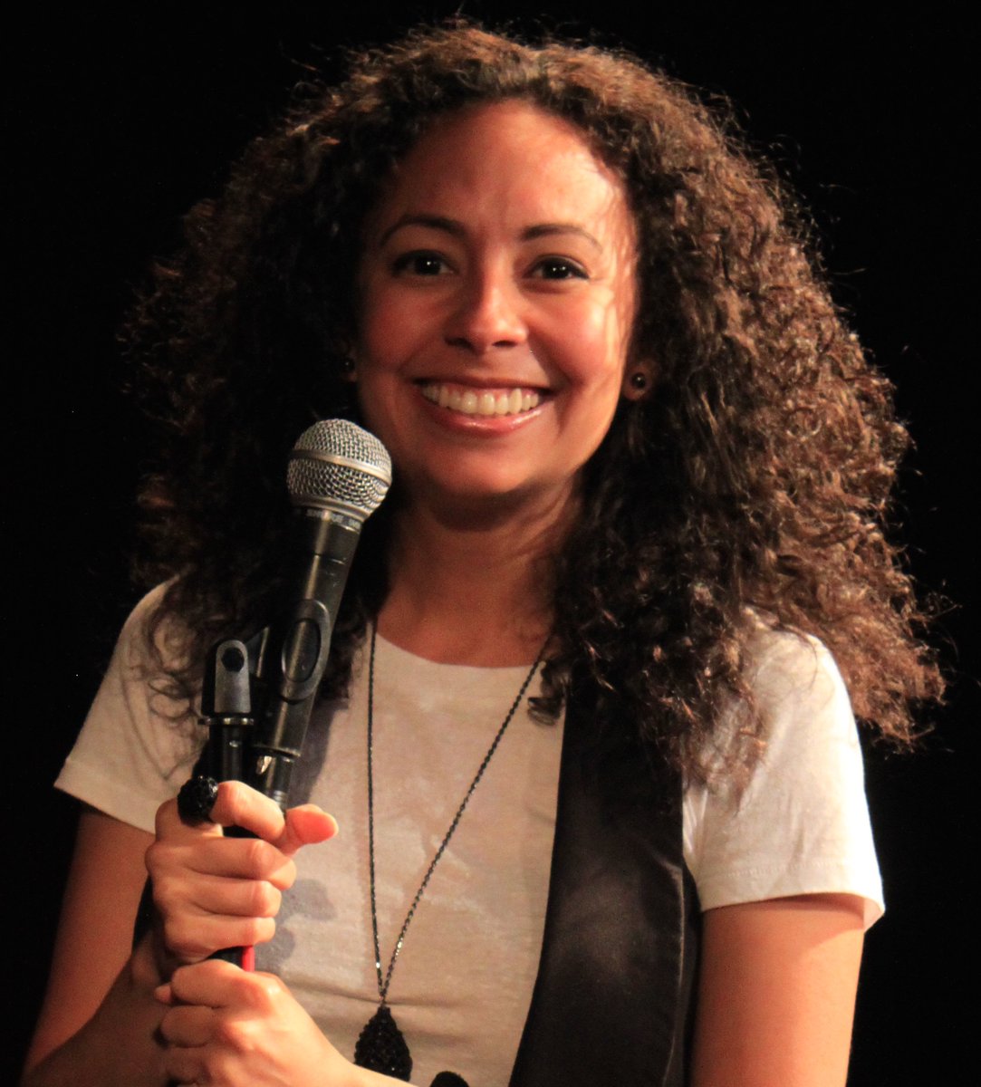 outby10's tweet photo. Need a #laugh? Take your #Valentine to #outby10 for #Valentine Love w/ hilarious #stories and #songs in #NYC Feb. 9th. ** THE DEAL: Cover incl. FREE wine: Save $5 on Tix: https://t.co/dkUiazr4oO See brilliant @edgavagan @RobinGelfenbien @SeanAltman @JackSkuller @VanessaValerio https://t.co/TZ75iMgOK5