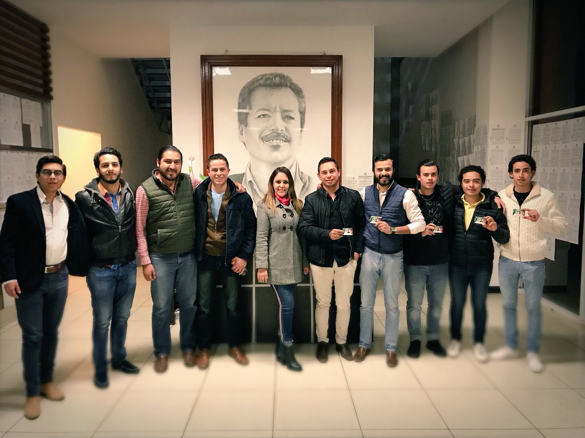ChuleTrejo's tweet photo. #QuerétaroNosUne #IdentidadPRI #JóvenesXMeade #SomosPRI #PRI SEGUIMOS ADELANTE... #VamosConTodo https://t.co/riHVxzXg64