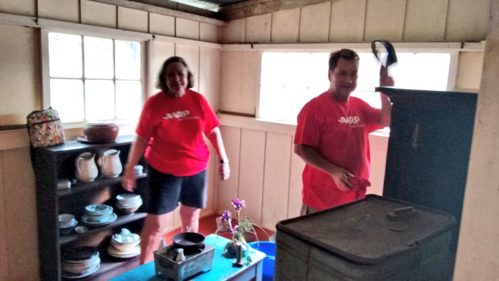 pnish75's tweet photo. 2nd annual cleanup at Hawaii's Plantation Village. Preserving a piece of history for future generations.  @AARPHawaii #AARPHIserv. https://t.co/WaIFePjDo5