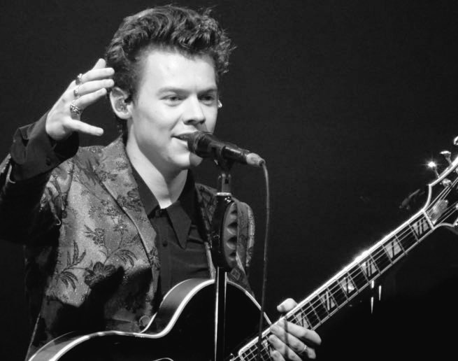 tomlinsonjho's tweet photo. feliz cumpleaños a este hermoso ser de luz que nos motiva dia a dia a ser mejor persona y a amar

#HappyBirthdayHarryStyles https://t.co/brUnDhDLAh