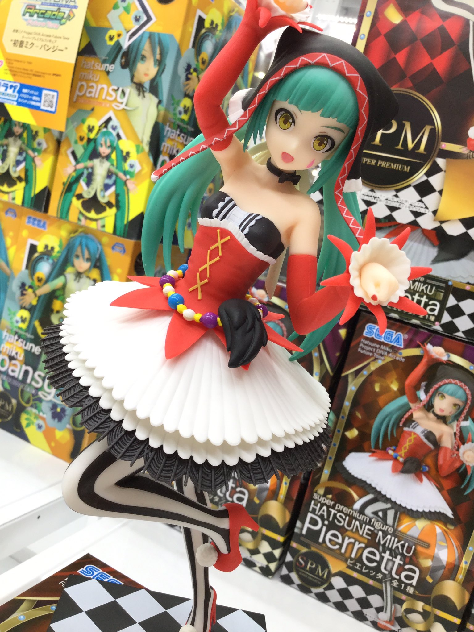 タイトーfステーション三宮西館店 初音ミクprojectdivaの楽曲 キャットフードから印象的なモジュールピエレッタがついにフィギュア化 この衣装大好きな方も多いのでは キュートとセクシーが融合したスキのないフィギュアとなっております