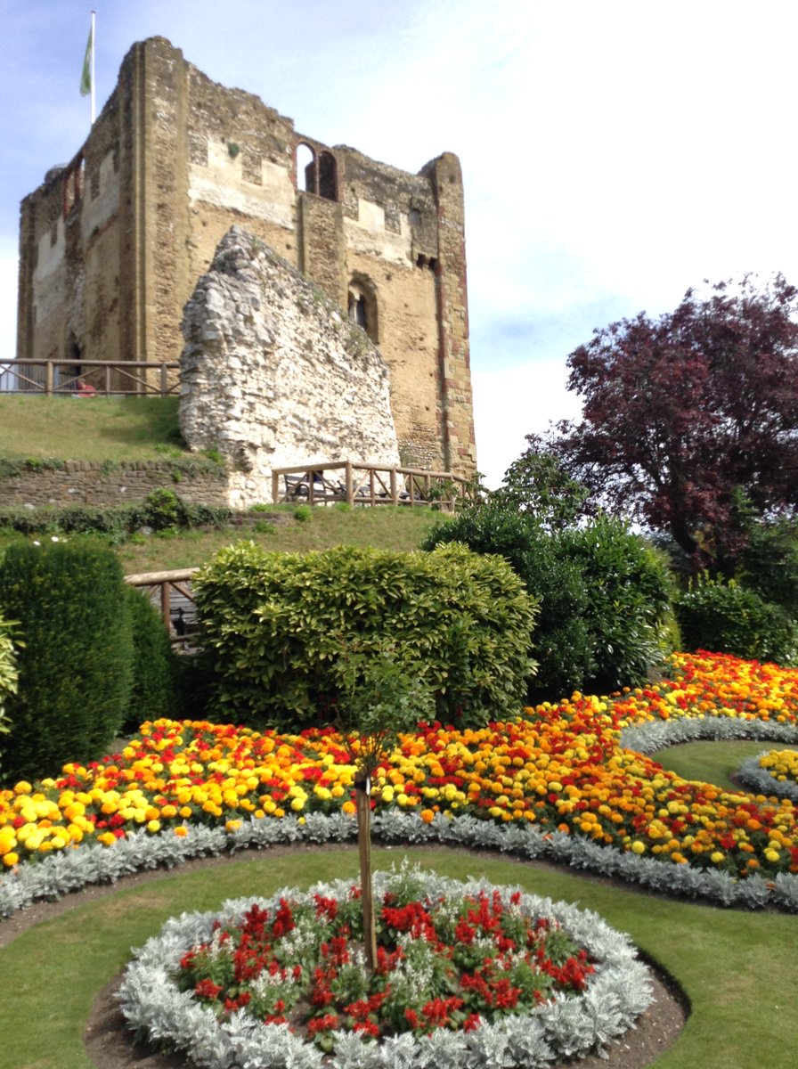 Gfdheritage's tweet photo. Just #five weeks to go until we open the doors to the Great Tower here at #Guildford Castle for another season.  Come and join us for a very special opening party and to experience the best views around. https://t.co/heGlagVnWl
#history #Surrey #new #thingstodo #family #kids https://t.co/XgihYRfO7A