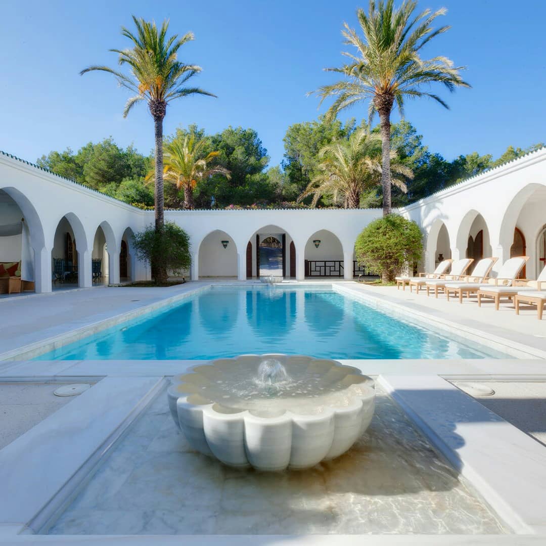 ibizavillas_D's tweet photo. #Happythursday #ibiza #holidayVilla #vacation #twoswimmingpools #sixbedrooms #AmazingGardens #magic #booknow https://t.co/aYF6riEwWy
