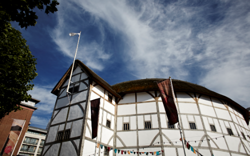 Offers_London's tweet photo. ❤️ #Win a Perfect Romantic Day in London! Explore @The_Globe, ride @ThamesRIBExp &amp; dine @TheLondonSkyBar (16/02 for dining) #RTandFlw by 06/02 🎭🛥️😋 ❤️ https://t.co/kQ00JowhUs