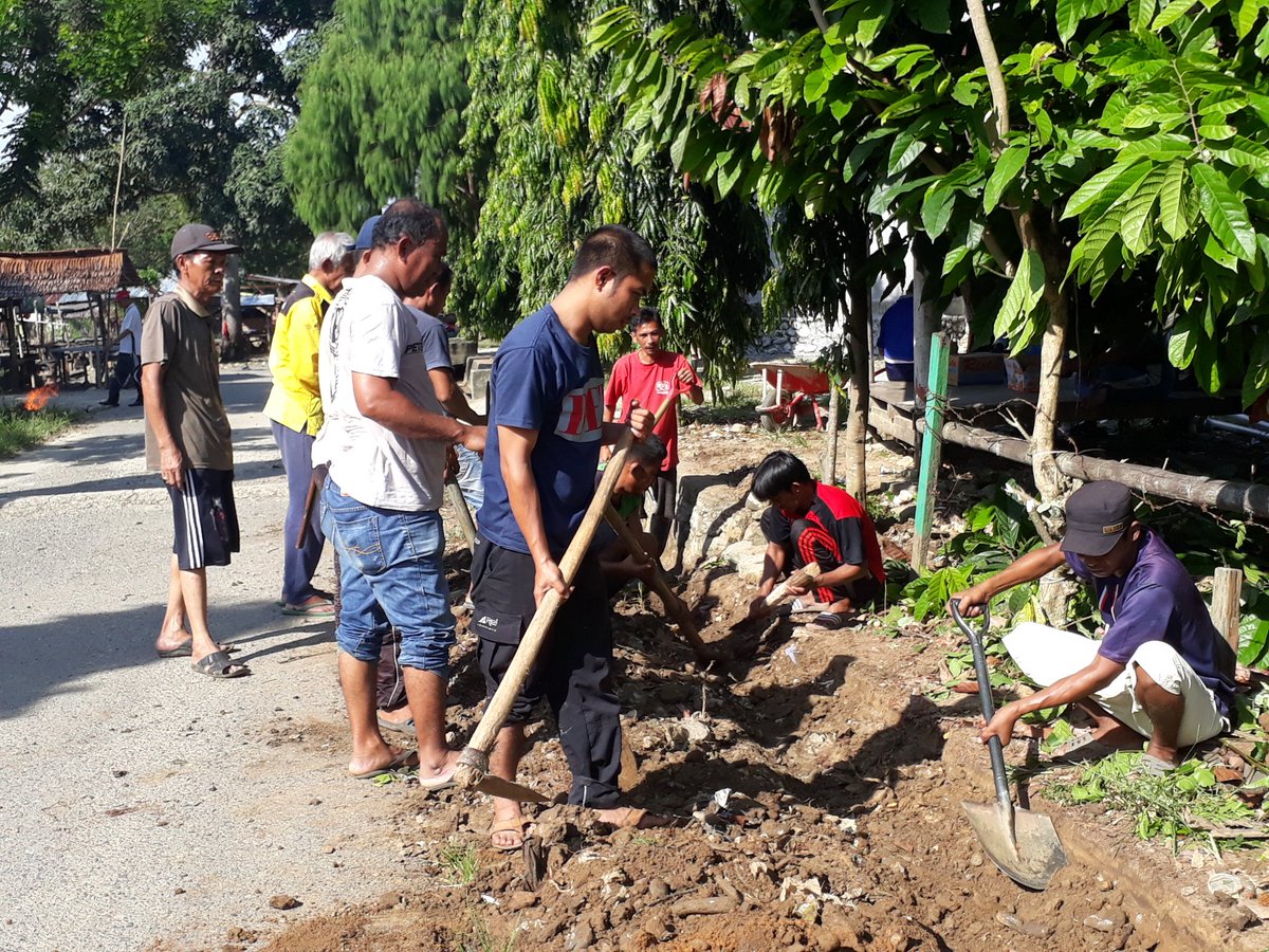 ApphySitaba's tweet photo. Kegiatan Padat Karya Desa Jalajja kecamatan Burau..
#PadatKaryaTunai 
#TPPISulsel 
#Lutim
@jokowi 
@EkoSandjojo 
@taufikmadjid71 
@fachrilabalado 
@RahmatiaSirang 
@ekasriastuty 
@Itha053 
@IrawanRasnawati https://t.co/2UVEE2ARjZ