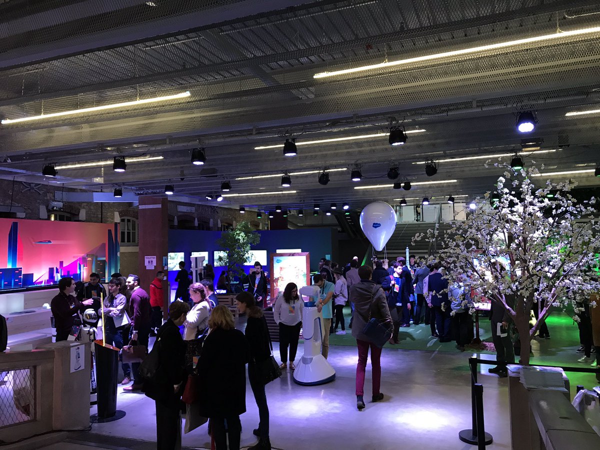 MureauxTourisme's tweet image. [#MK2018] C’est parti pour la @MaddyKeynote au @104paris : 1 journée dédiée à la cité de demain 🚀! #Innovation #SmartCity lesmureaux.info/maddy-keynote-… suivre le #LiveTalk