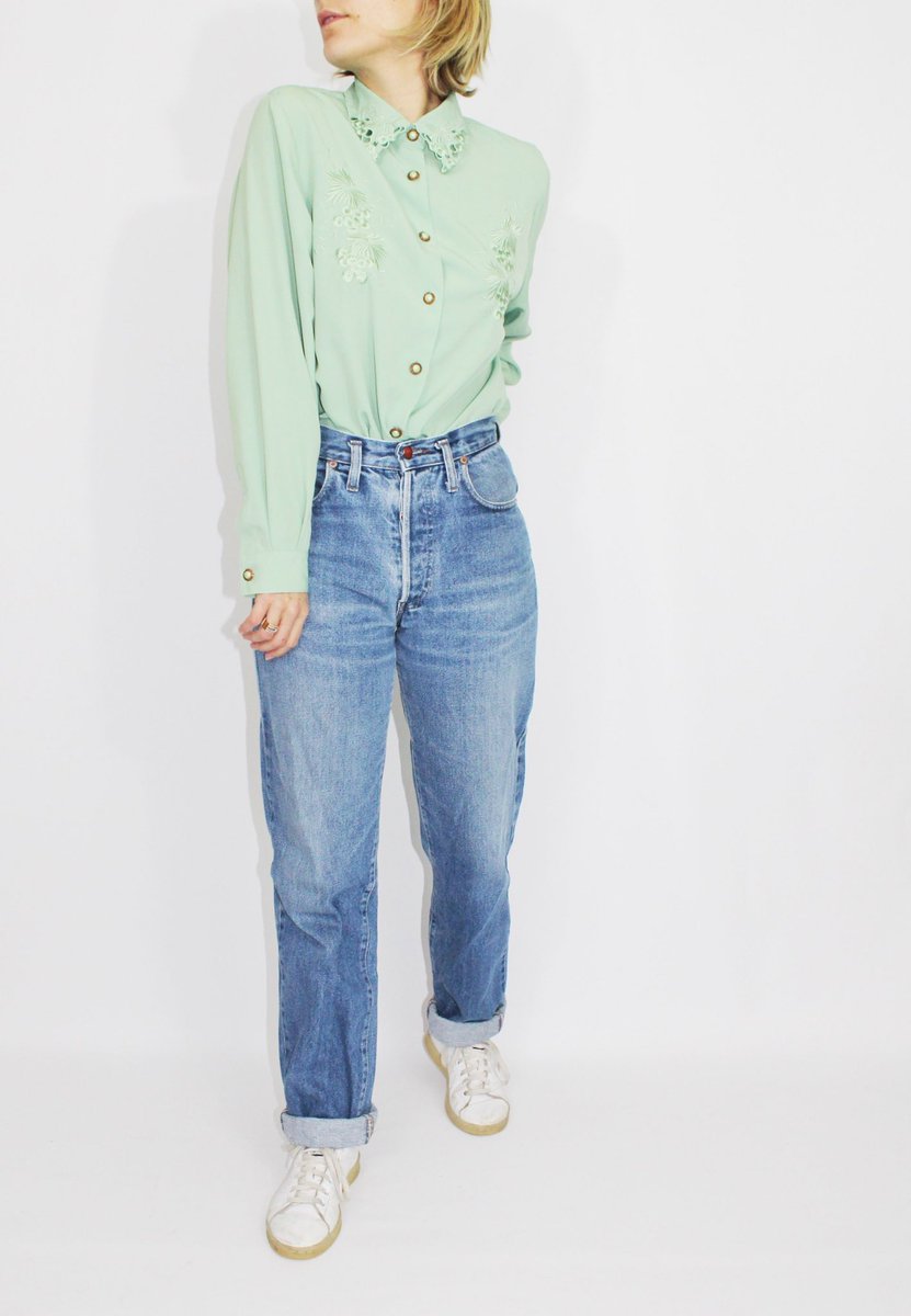 VintagePlaceOff's tweet photo. Style • Vintage • Look 🌻
[ 🔗https://t.co/V8ZxOZn79N ]
#vintage #retro #vintageshop #90s #fripe #boutiquevintage #friperie https://t.co/qCAp05qajO