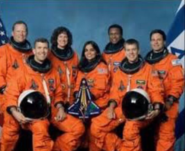ameetvmehta's tweet image. Fond memories of Astronaut #KalpanaChawla, a role model for Americans, Indians &amp;amp; millions of people who love science. Today we remember the tragic incident of 2003 alongwith all 6 crew members of #SpaceShuttleColumbia. A simple middle class women who left her intellectual mark.