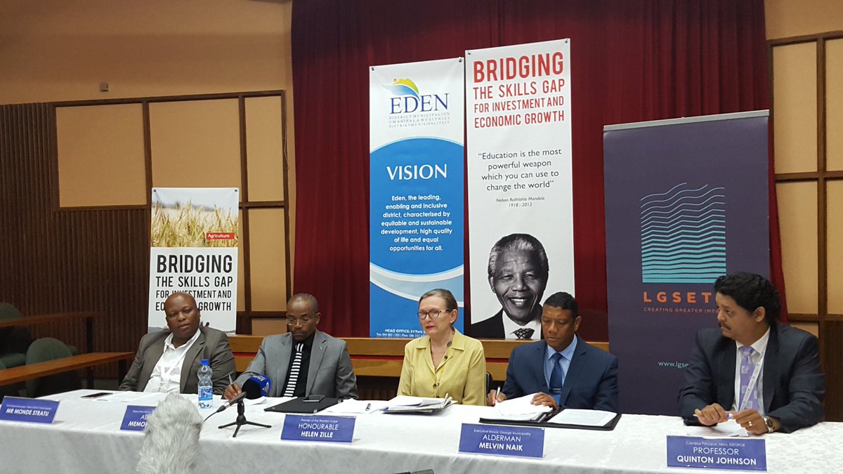 GardenRoute_DM's tweet photo. Premier Zille explaining that it is the public's prerogative of what they would like to do with the skills that they acquire. Government can offer skills, world class skills etc but not tell the public what work they must do @helenzille #SkillsDevelopment #EconomicDevelopment https://t.co/HmZbeET5cR