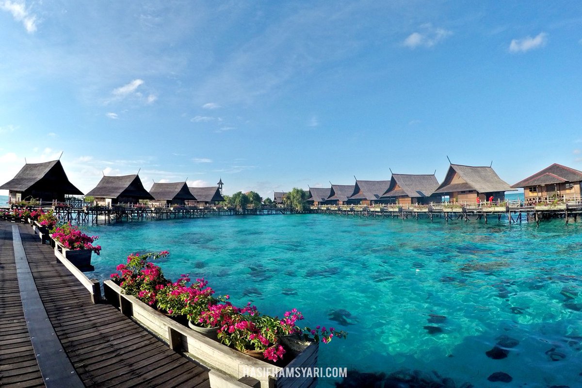 hasifhamsyari's tweet photo. Baca pengalaman aku menginap 3H2M kat Sipadan-Kapalai Dive Resort. Bayangkanlah, penyu lalu-lalang betul-betul bawah bilik korang! 🐢

Baca: https://t.co/uAPBRtNn2Q
___
#HasifLibur #SeaYouInSabah https://t.co/OAAGpPNbuW