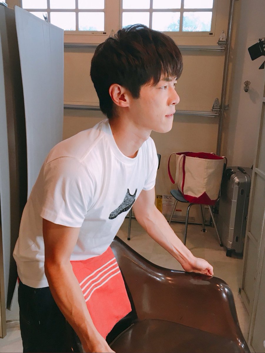 Twitter 上的 Roco この血管浮き出とるだいすけお兄さんたまらん W てか男の人の腕の血管フェチ 血管フェチ だいすけお兄さん T Co Osauebyb09 Twitter