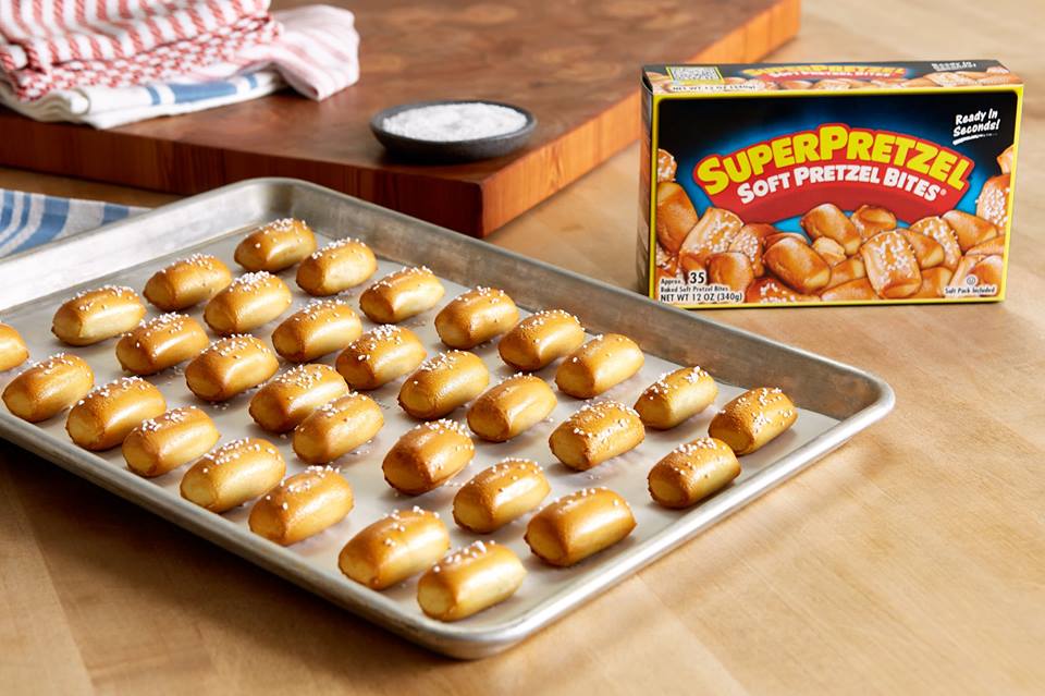 cuzin_logic's tweet photo. Looking for a quick and easy snack that's perfect for any occasion? @superpretzel are versatile, fully baked, and ready from the microwave in seconds. Save $0.50 with this printable coupon ---> https://t.co/CTHTdwNmvM #superpretzel #snacktivatekindness #ad https://t.co/9ELogKHgeI