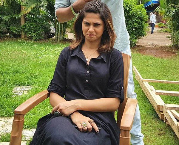 trashforwinget's tweet photo. ✨day thirteen; jen being gorky. https://t.co/bb36esB1Mq