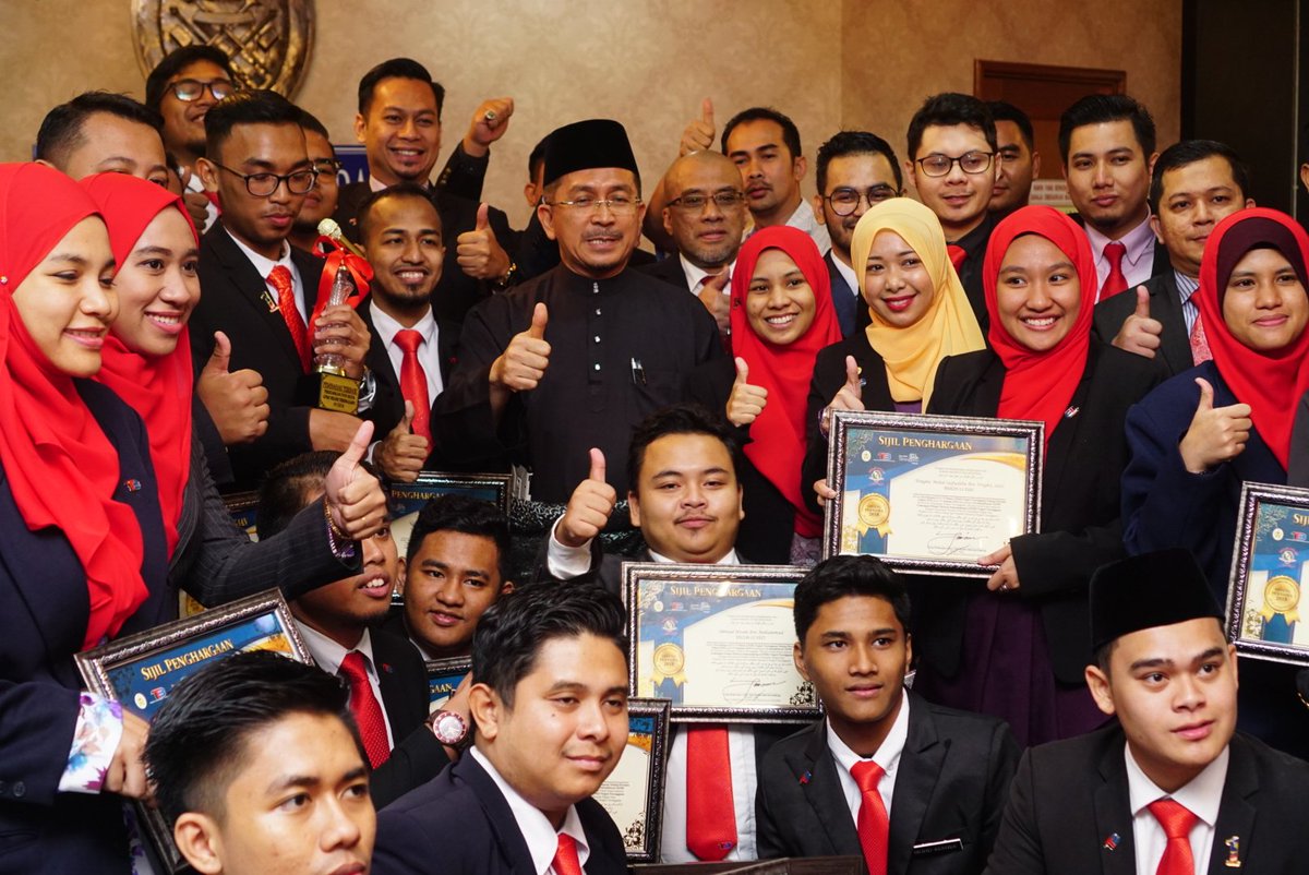 _gpmsnt's tweet photo. Persidangan DUN Muda GPMS Terengganu 2018. Tahniah kepada semua yang terlibat. https://t.co/8IBwd6tZbW