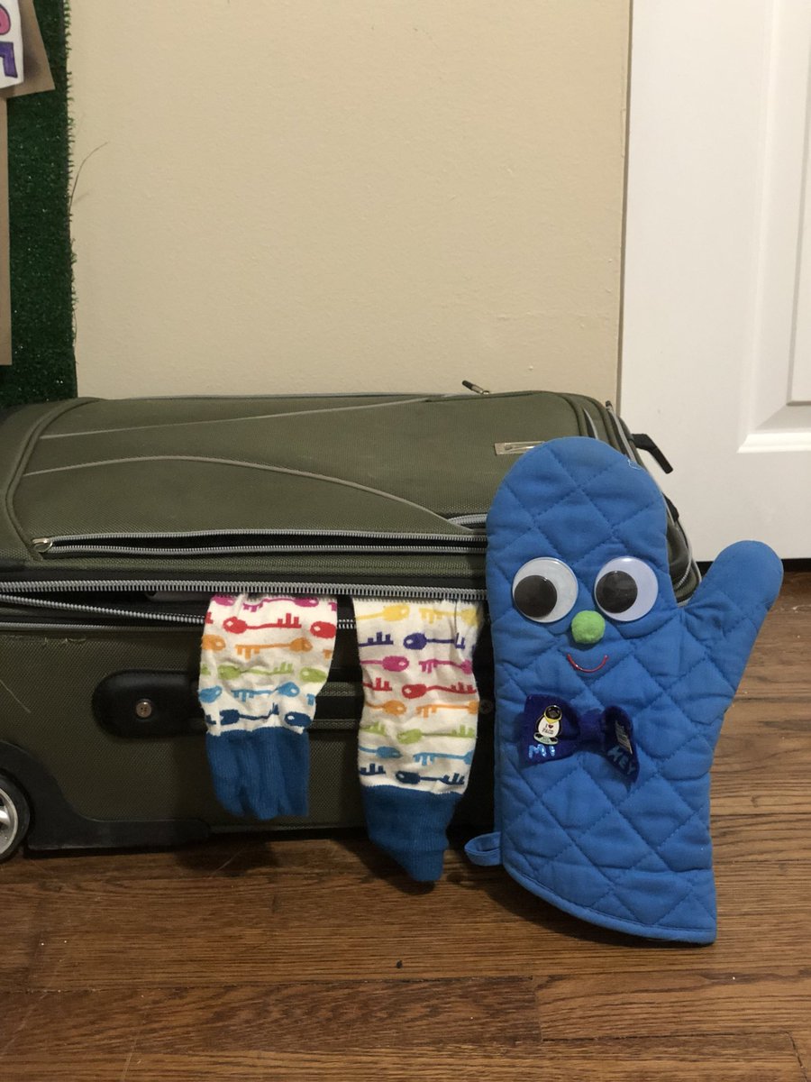 RaccoonMikey's tweet photo. What are you packing up for SLC there Mikey? Definitely not Key Club Socks 👀 #DestinationService https://t.co/0pMJBKkT2a