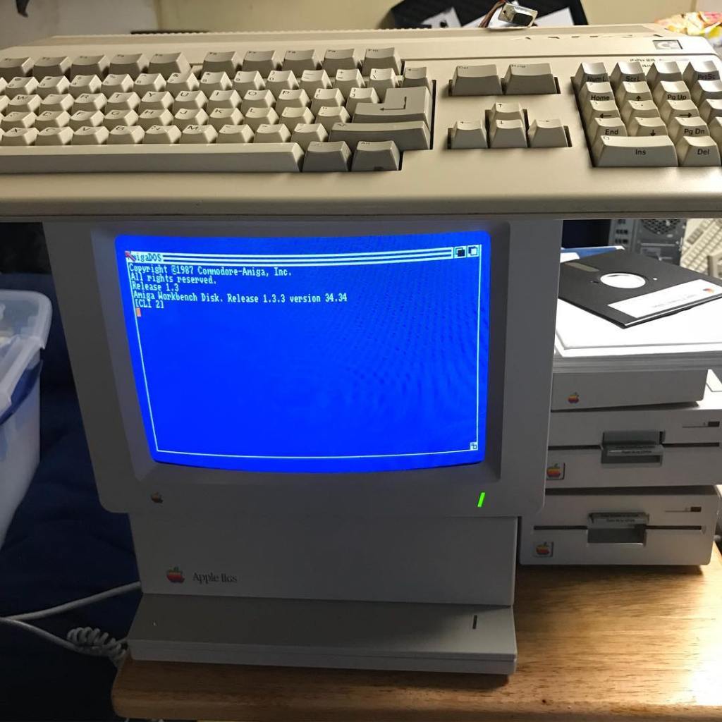 retrotechinfo's tweet image. My Wednesday nights! Amiga A500 running on my IIgs’ RGB monitor! #retrocollectiv… retrotech.info/commodore/amig…