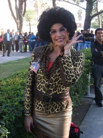 chiskoromo's tweet photo. ΒΏPor quΓ© nadie habla de la primer Drag mexicana?
#TereLaSecretaria
#HelloMyDarling https://t.co/cGVx85y1tH