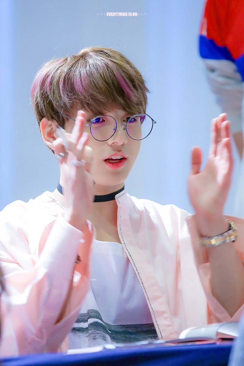 OK_JUNGKOOK_NET's tweet photo. 맑음🌞

#BestFanArmy #iHeartAwards #BTSARMY @BTS_twt https://t.co/TJkaFoJ8Ko