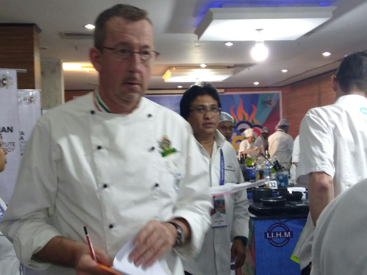 ycolympiad's tweet photo. Hustle Bustle in the kitchen. Group D wrapping up the Round 2 cook-off
#YoungChefOlympiad2018 #YCO18
@subornobose @incredibleindia @TourismBengal @SanjeevKapoor @ranveerbrar https://t.co/b9YDES1QlU