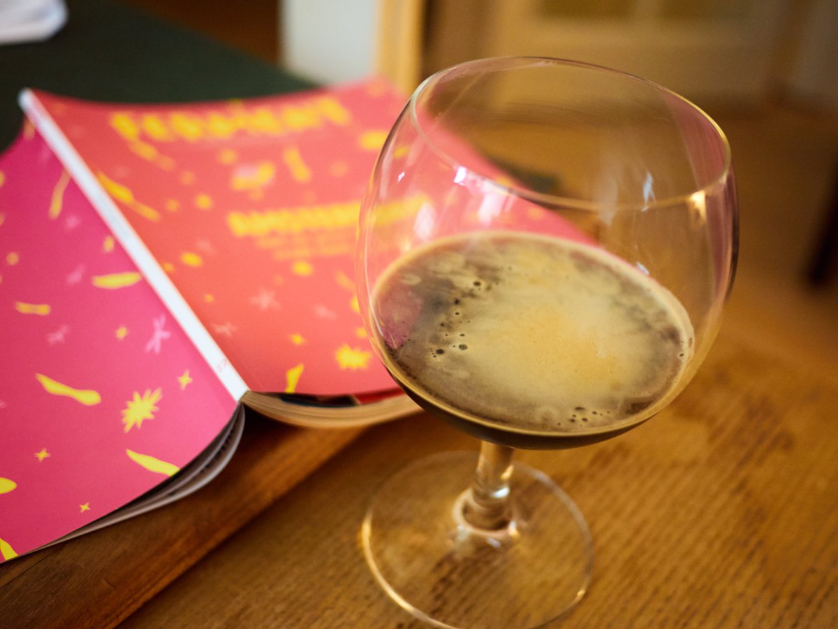 Just arrived: <a href="/Beer52HQ/">Beer52.com ❤🇺🇦</a> 's February box of beers from Amsterdam. We reviewed a few from <a href="/OedipusBrewing/">Oedipus Brewing</a> <a href="/PoesiatenKater/">Brouwerij Poesiat&Kater</a> and @DeEeuwigeJeugd 

Were they any good? Are there more #catpics in the article?

craftbeerlist.co.uk/reviews/review…