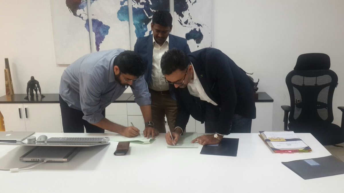 36incCg's tweet photo. MoU was signed by CEO,36INC Mr.Rajeev Roy, &amp; CEO, Mobile10x, Mr.Jitendera Minhas in the presence of the Joint Secretary, Department of Information Technology &amp; CEO, CHiPS Mr. Alex Paul Menon.
This partnership will enable Mobile App developing startups to achieve full potential. https://t.co/9DT31xUmYM
