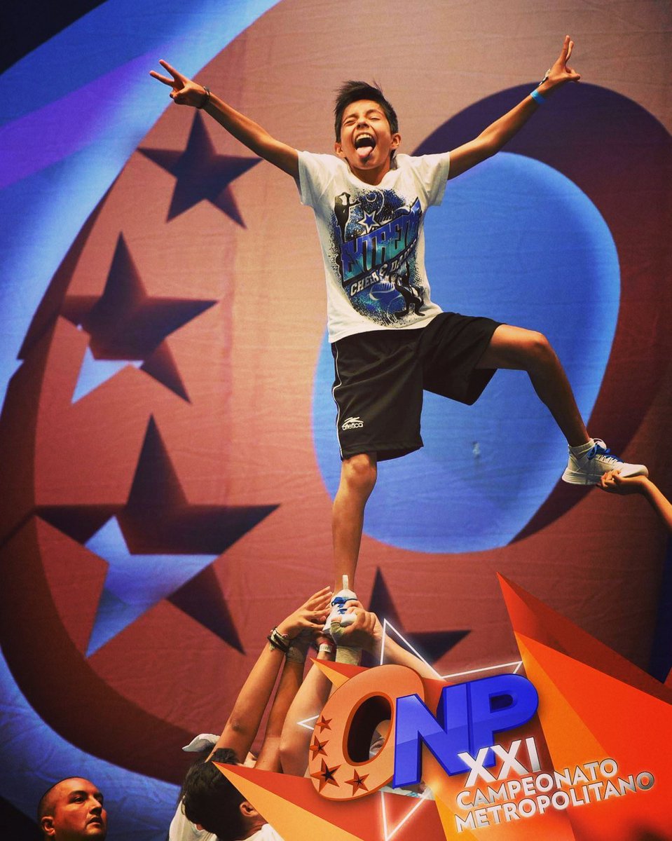 ExtremeCyD's tweet photo. #TeamExtreme #Extreme4L #ONP #Campeonato #Regional #Cheerleading #FlyerBoy #Piramide #LiveYourPassion https://t.co/1XrGnzQD3H