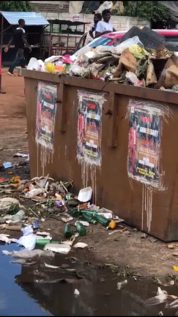 TembaMliswa's tweet photo. The piles of rubbish not collected by the Norton Town Council for over three weeks and poor drainage system have created an environment conducive to the breeding and spread of cholera and other communicable diseases. A clean up exercise is desperately needed https://t.co/6fNOZ00Bs6