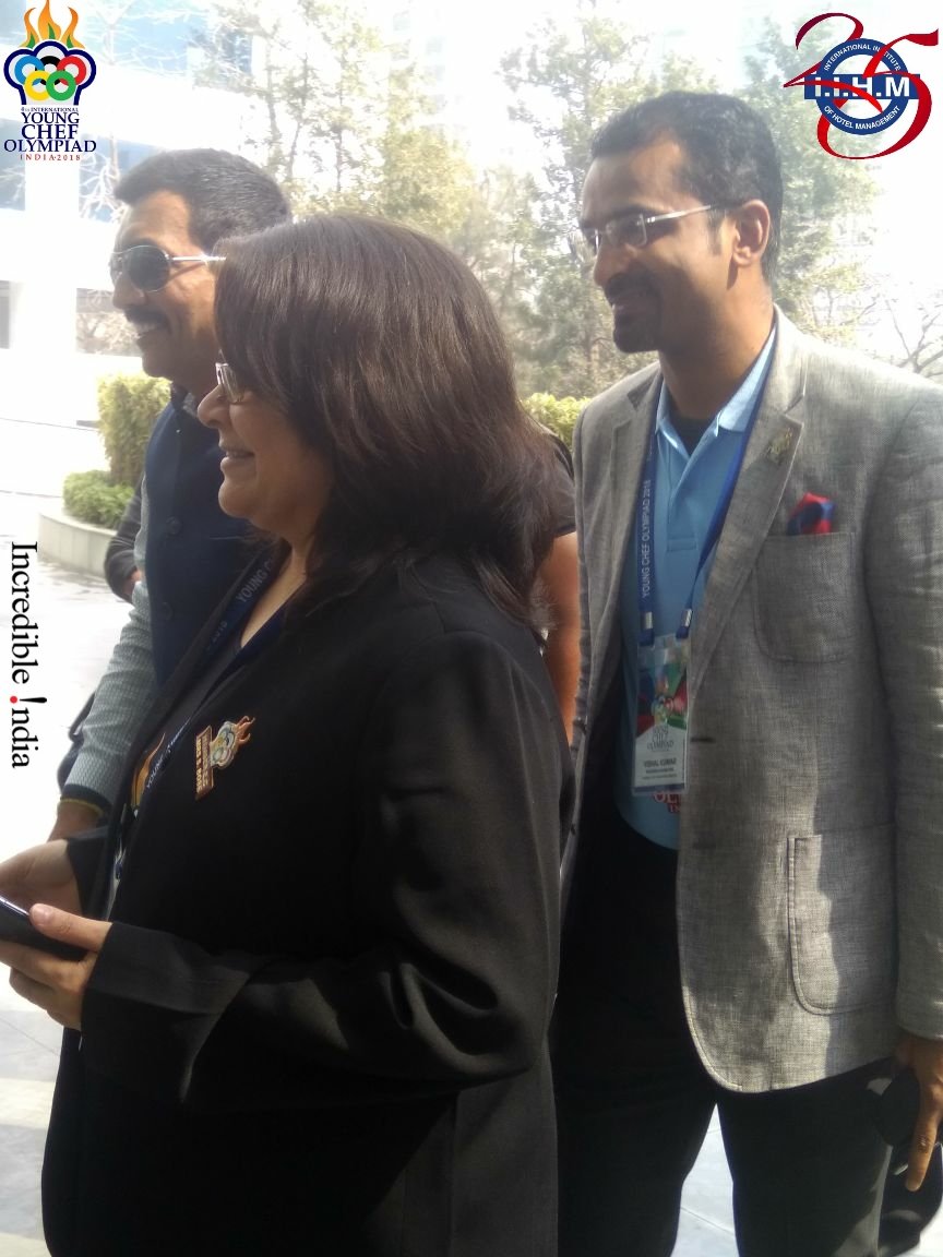 NasimSakir's tweet photo. Master chef @SanjeevKapoor with @DirectorIIHM and @vishalkoliihm @ycolympiad @d_foskett @subornobose @LoganJrChef @amankasera_94 @FuriousEkansh @IIHMHOTELSCHOOL @andyvarma @AjiTechShu @ranveerbrar @Galvin_brothers @doctors_kitchen @simran_9748 @Muskan_IIHMkol @AADirIIHMDELHI https://t.co/5FB7kJu0IN