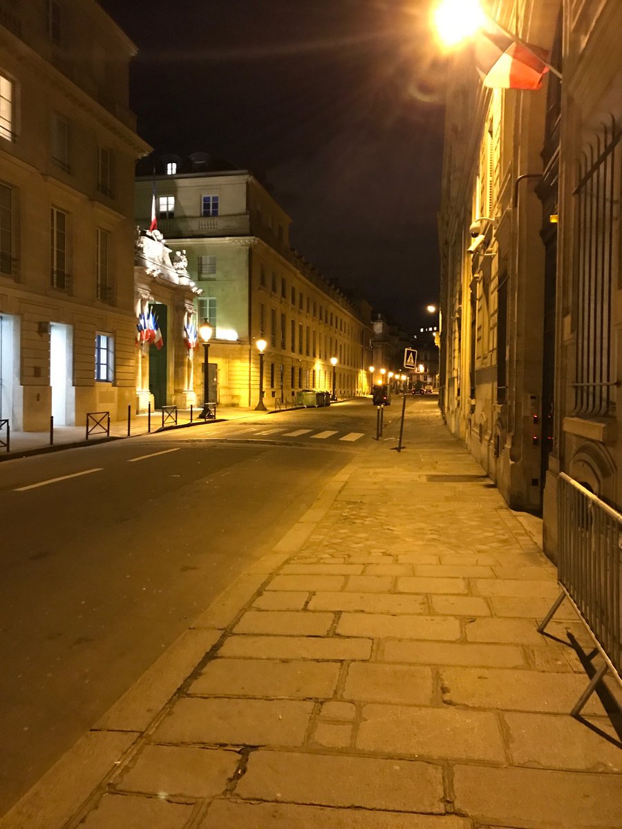 6h30 l#Assemblee Nationale s’éveille. Une longue passionnante journée en perspective avec les Présidents des Assemblées Nationales de la #francophonie et aussi le Talk <a href="/orange/">Orange</a> <a href="/Le_Figaro/">Le Figaro</a> invité d’ <a href="/yvesthreard/">Yves Thréard</a>