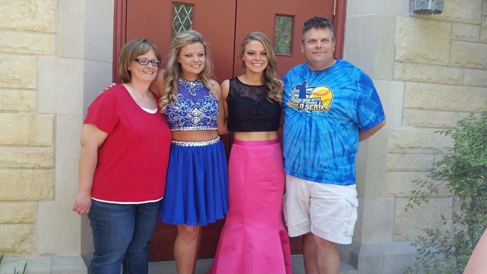 AddyDeJarnett's tweet photo. We made it to 20!! Happy bday Bay🎉🎉@bayleedj https://t.co/EHAhrtFZyN