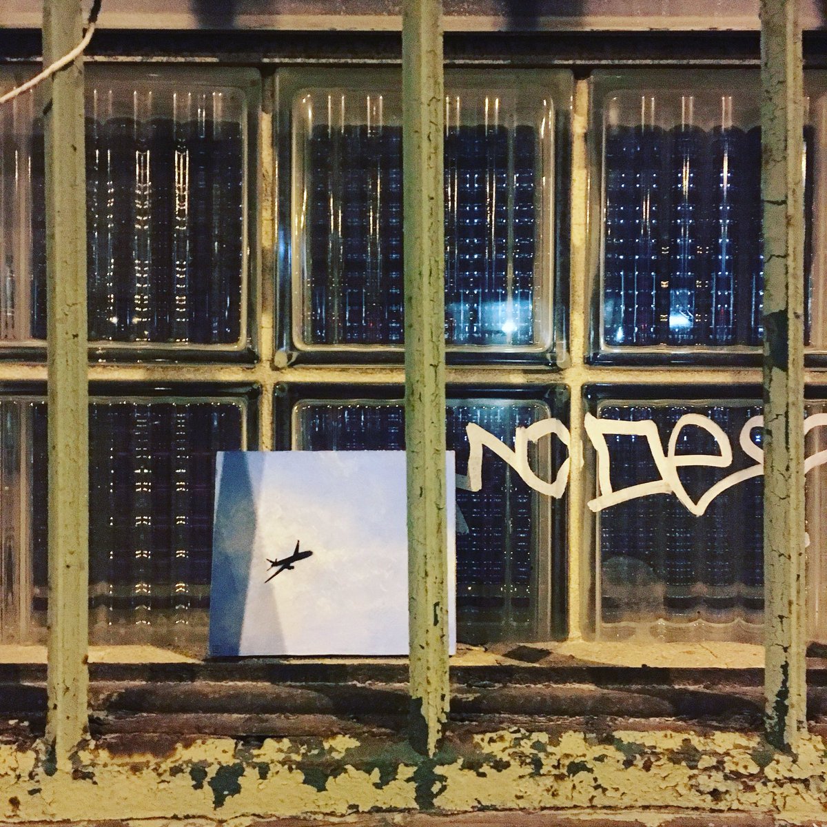 FultonGallery's tweet photo. Lots of #fultonmarketfreeart out in the #westloop tonight. https://t.co/55dTN9MhuL