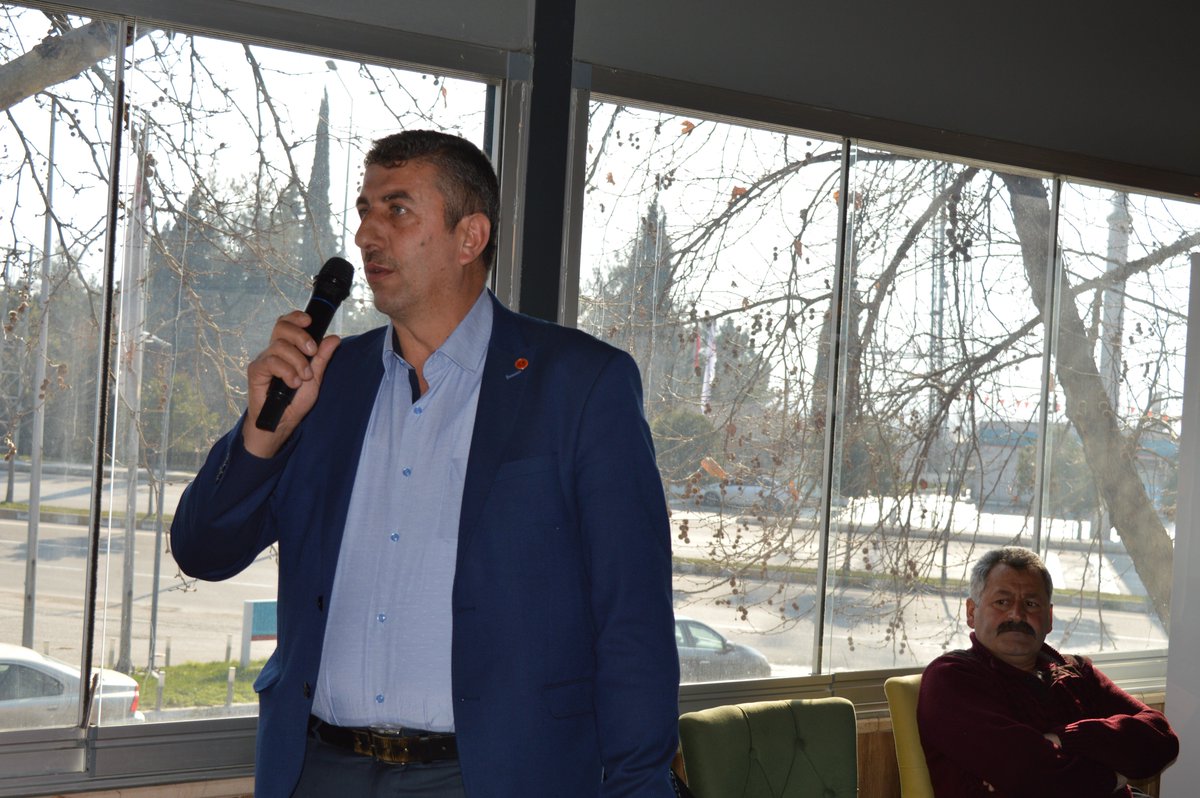 cevatkeser001's tweet photo. 1)"Şehir Buluşmaları" adını verdiğimiz toplantı ile AK Parti İlçe Teşkilatımız,Kadın Kollarımız,Mah. Muhtarlarımız,Bel.Mec. Üyelerimiz,STK’lar,Kanaat Önderlerimiz,İş adamlarımız,Spor Yöneticilerimiz ve bel.birim müdürleri ile bir araya gelip, Pamukovamızı konuştuk. @aysekesir https://t.co/gsoM9SiOCz