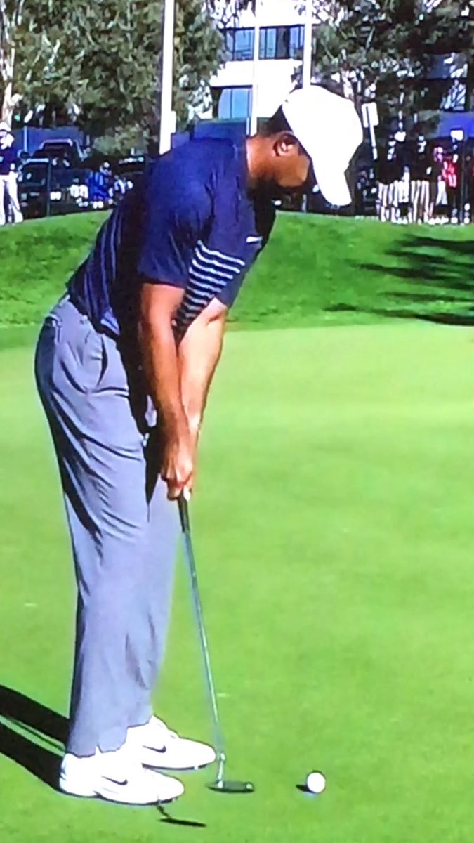 chambleebrandel's tweet image. The goal of every teacher should be the independence and self reliance of his student. Tiger’s father, with a little help from Ben Crenshaw, was a great teacher. It follows that Tiger, when it comes to his putting, can fix himself. #lightgrip
#putttothepicture
#righthanddrills
