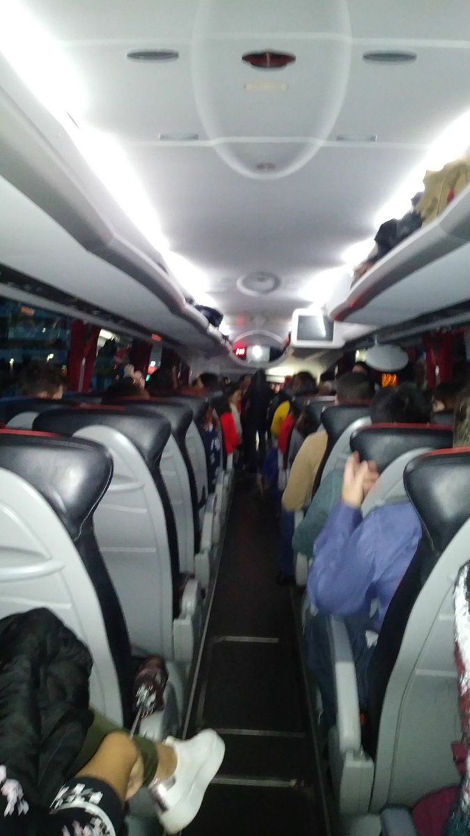 txaparte's tweet photo. Y todavía sin amanecer nos ponemos rumbo a Eibar🚌🚌🚌 @Ekingune @tknika @rafaelpilar3 https://t.co/n2MJCXOFjG