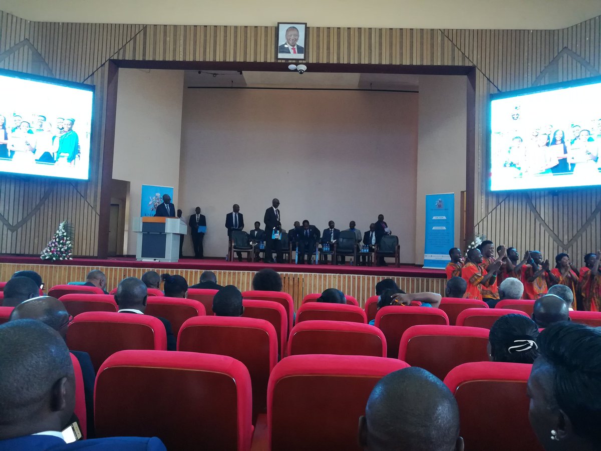uonbi's tweet photo. The @uonbi choir entertaining guests at the official opening ceremony of the #UoNopenday https://t.co/zED5W77N4b