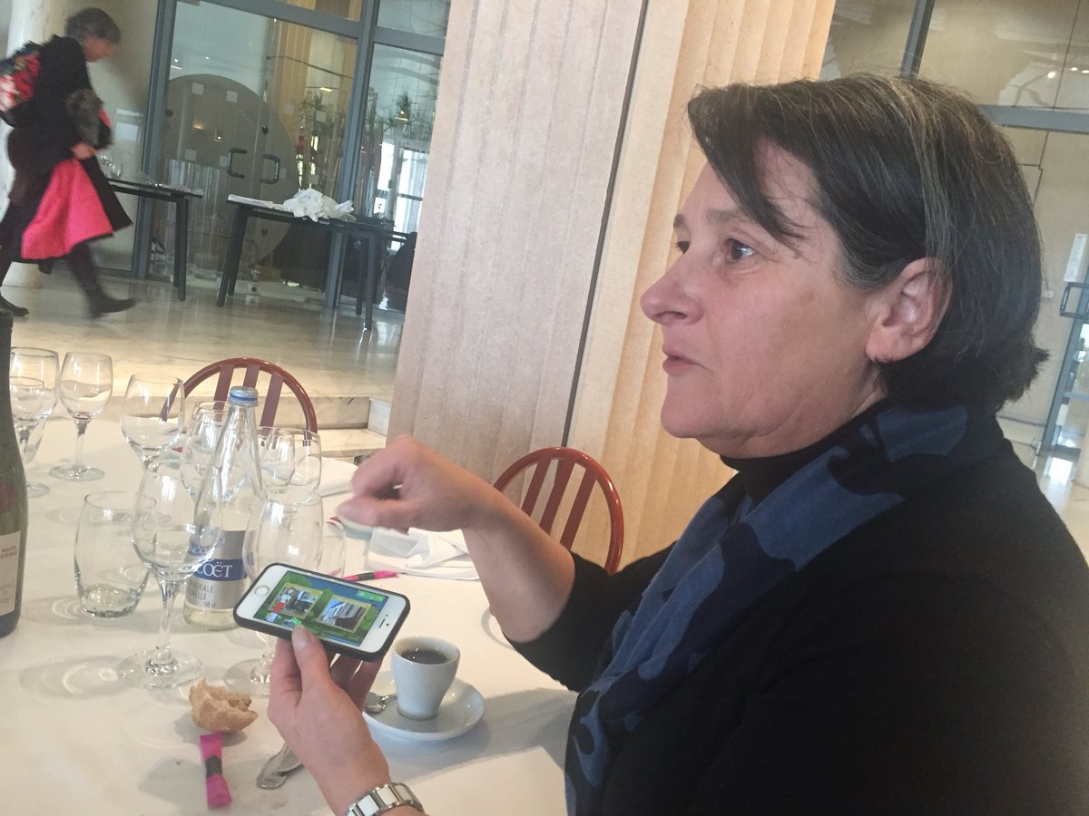 SandrineSCC's tweet photo. Clin d’œil à @FDOuest depuis le @ceserPDL avec en live la démo par @LabretteMenager de l’appli @MyAppyTours #Guideez 📲 #WeAreFdouest #Rolemodel #womenintech Poke Hélène Jaffrelot https://t.co/2xDuEP9CGw
