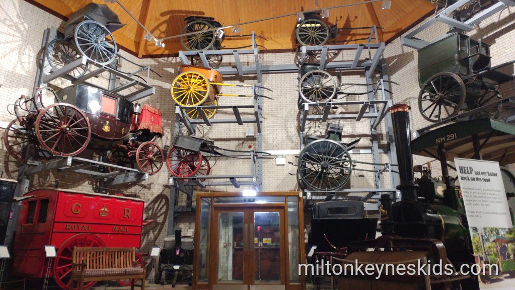 MiltonKeynesKid's tweet photo. One of the cheapest days out locally - @StockwoodDC in Luton. It's COMPLETELY FREE! My sons enjoyed the gardens, play area and climb-on tractor. Worth visiting? Find out in my latest blog post https://t.co/MmUwEIpzkq @lutonculture https://t.co/02gFUYCv5n