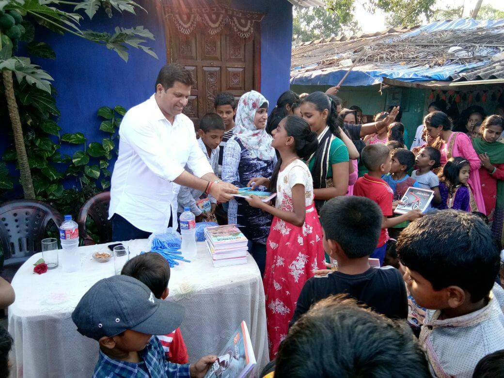 Jayeshvsal's tweet photo. Goa Forward Party believes education is extremely important to take #GoaForward. I decided to help underprivileged students of Ramanagar Betim studying in Govt schools who cannot afford private tuition. It gave me great joy to bring a smile on these kids faces. #BetimForward https://t.co/SfnOqTdycX