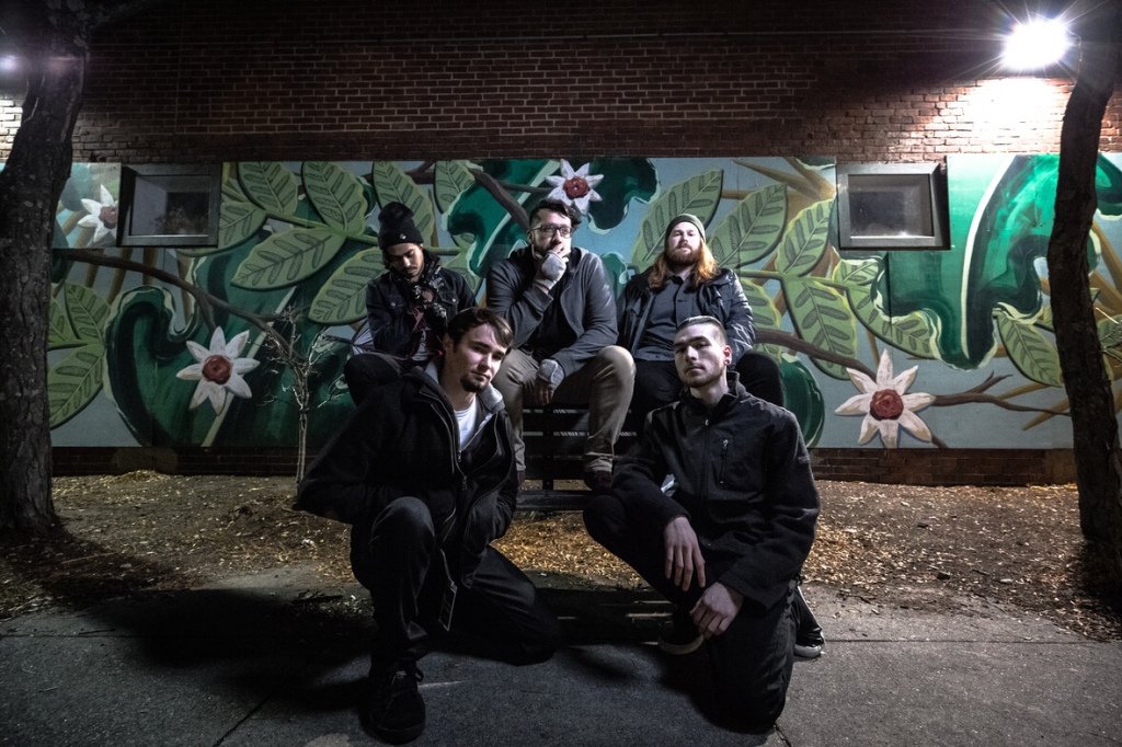 Acadia’s Aptly Named New EP ‘All Heart’ Review noiseflashmusic.com/2018/02/01/aca…