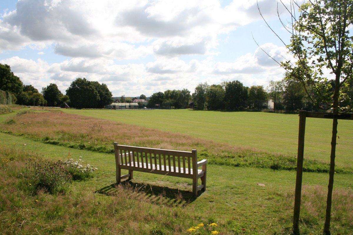 Today is #TimeToTalk Day. Parks are proven not just to help improve physical health but also mental health. A park bench is a great place to start a conversation. bit.ly/timetotalkday2…
