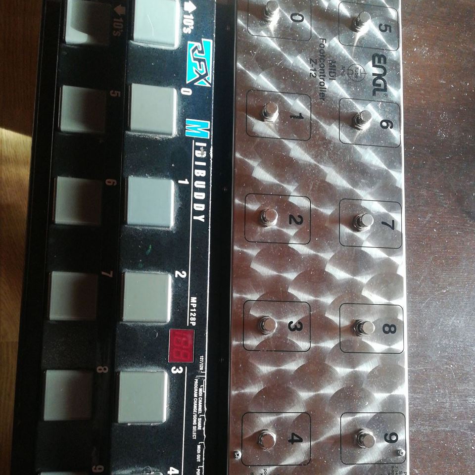 thorstenkguitar's tweet image. Alter und neuer #Footcontroller: alt= Midibuddy, neu= Engl Z12
#Engl #Midi #NewGear