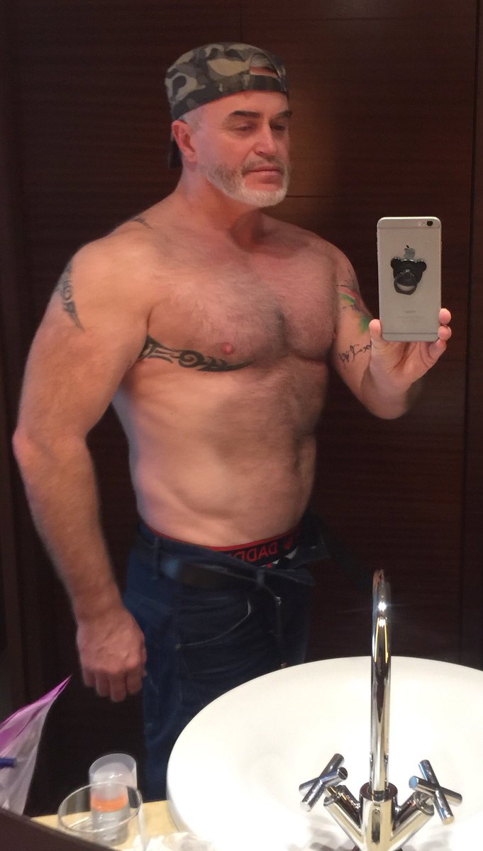 DADDiEUROPE's tweet photo. Hotel Bathroom selfie from 2weeks ago in Japan🇯🇵😜 #INeedMoreHolidays #GetMeToTheSun☀️ @DADDiDublin @GCNmag @bearworldmag @GaySayHello @MensHealthMag @FoamCafe @LovinDublin https://t.co/901lSkz7qJ