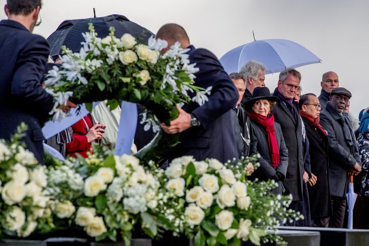 koninklijkhuis's tweet image. Prinses Margriet bij Nationale Herdenking Watersnoodramp @wnm1953 in Ouwerkerk. Na afloop gesprekken met ooggetuigen en hulpverleners van het Rode Kruis bit.ly/2BF1AOv